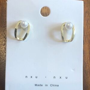 3/$20 gold tone faux pearls earrings